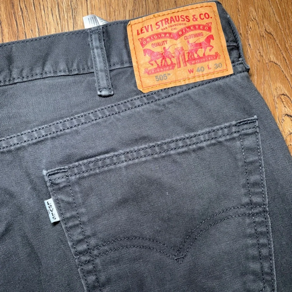 Levis excellent 100%